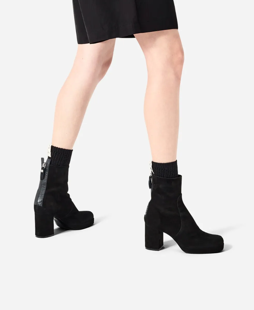 BETTY Velour ankle boot