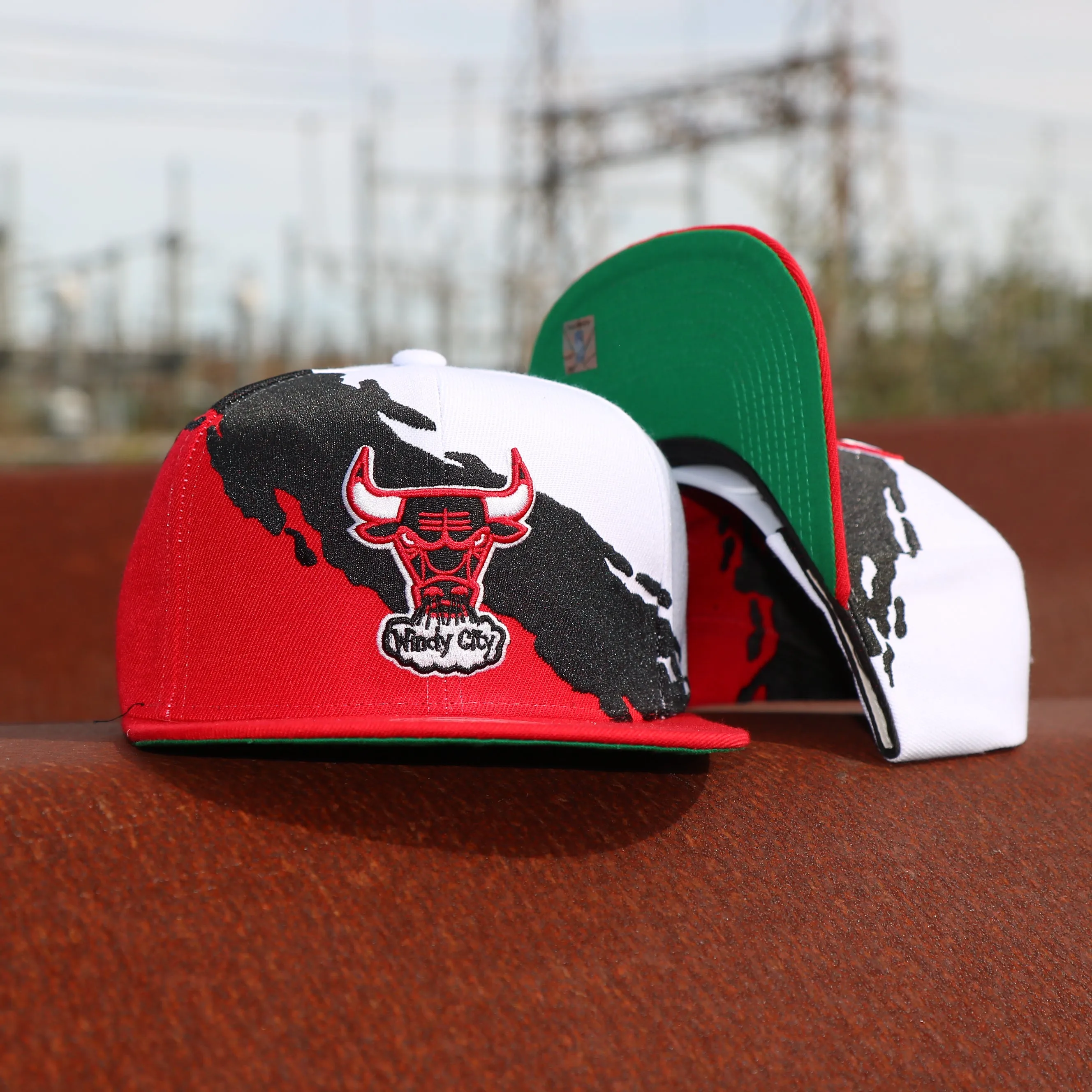 Chicago Bulls Vintage Retro NBA Paintbrush Mitchell and Ness Snapback Hat | Red/White/Black