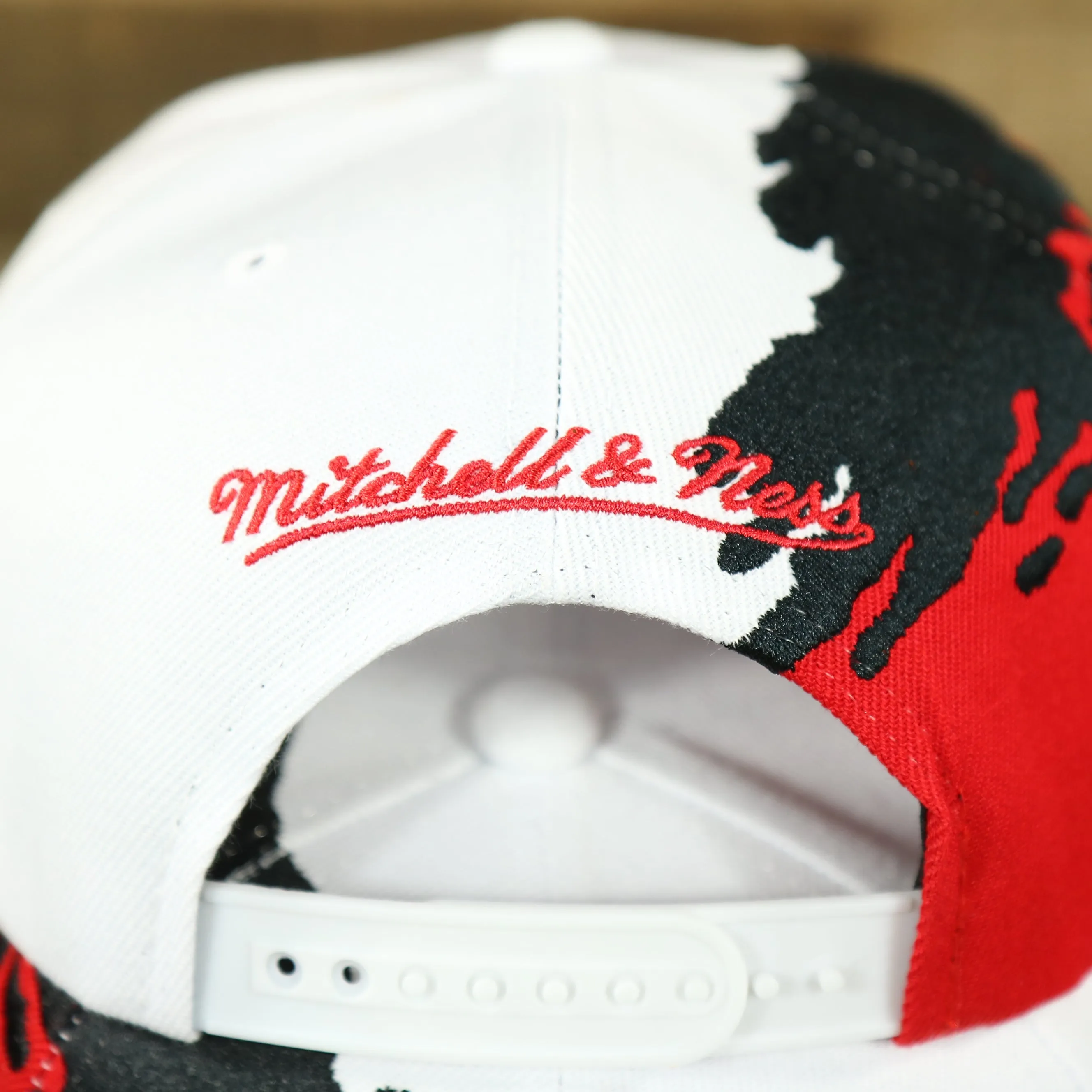 Chicago Bulls Vintage Retro NBA Paintbrush Mitchell and Ness Snapback Hat | Red/White/Black