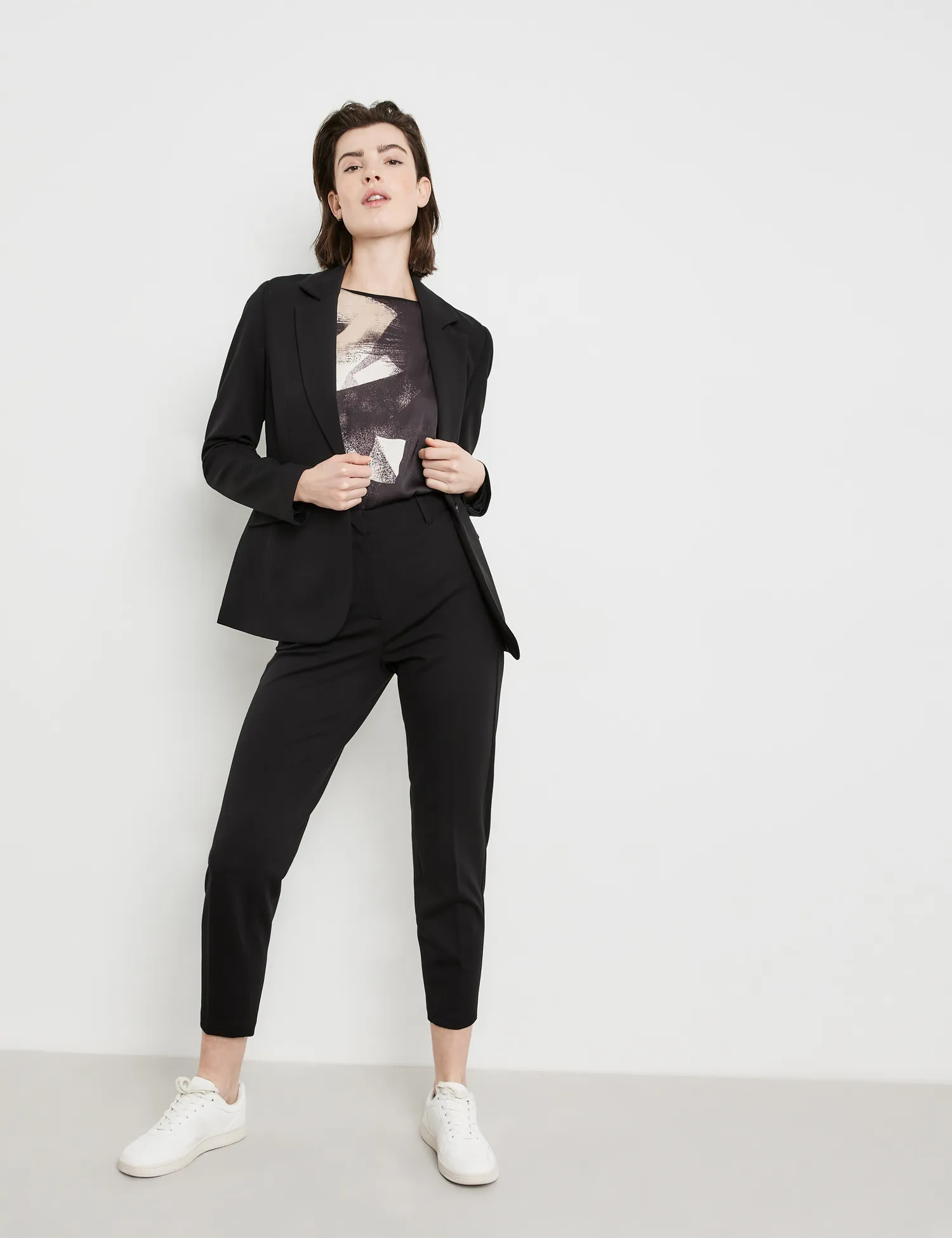 Classic blazer with stretch for comfort