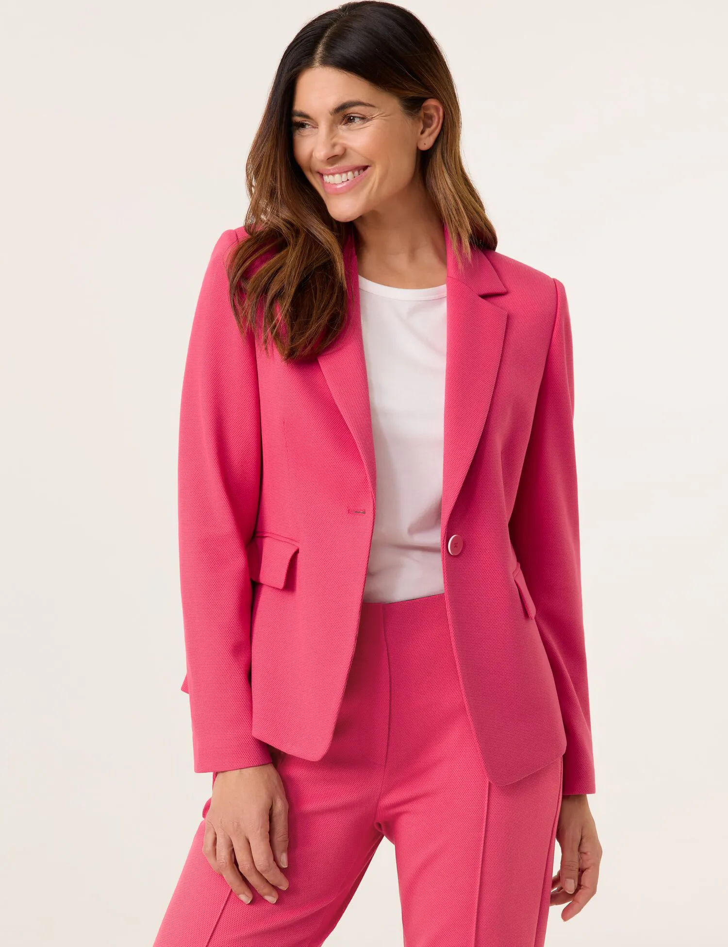 Fitted blazer with stretch for comfort