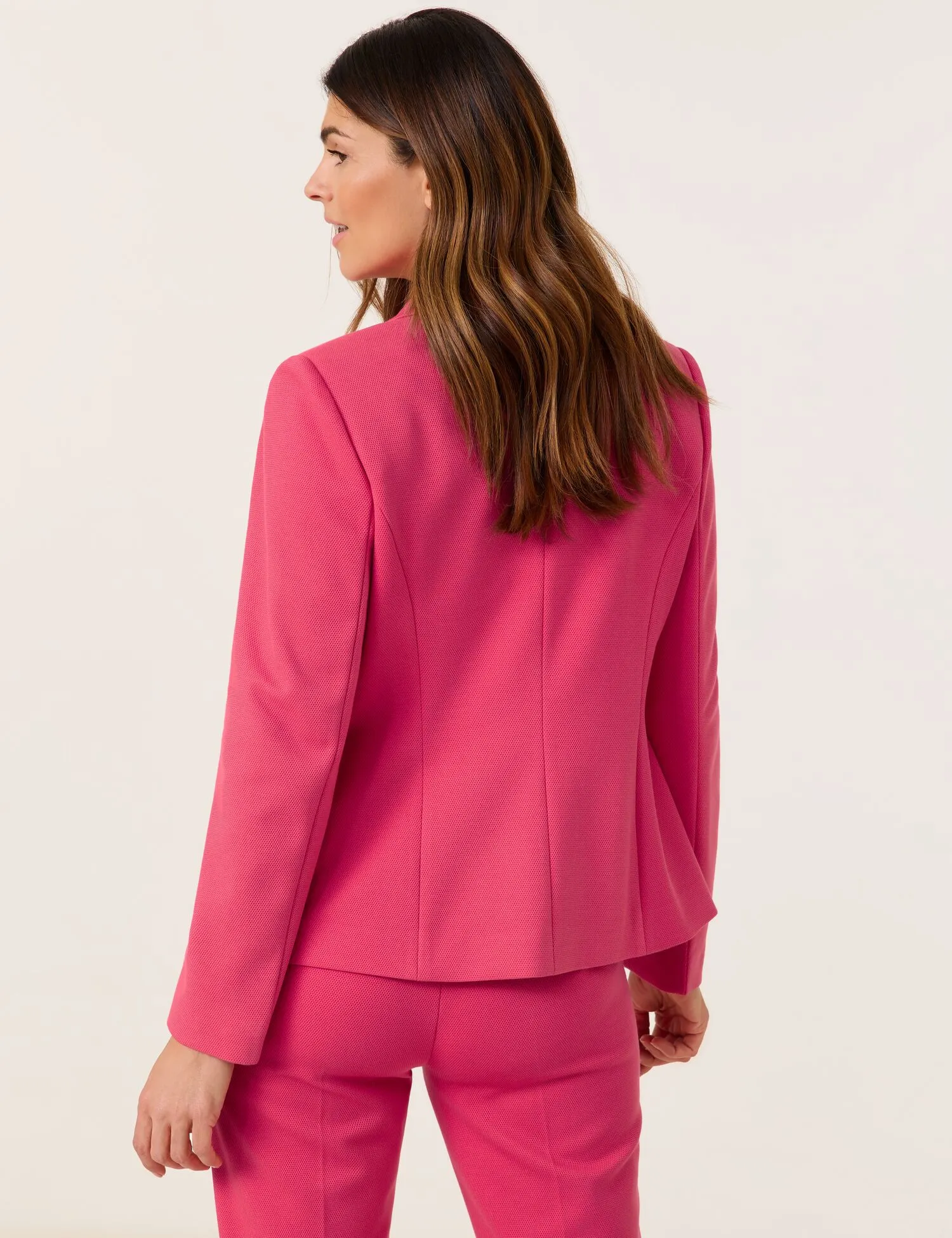 Fitted blazer with stretch for comfort