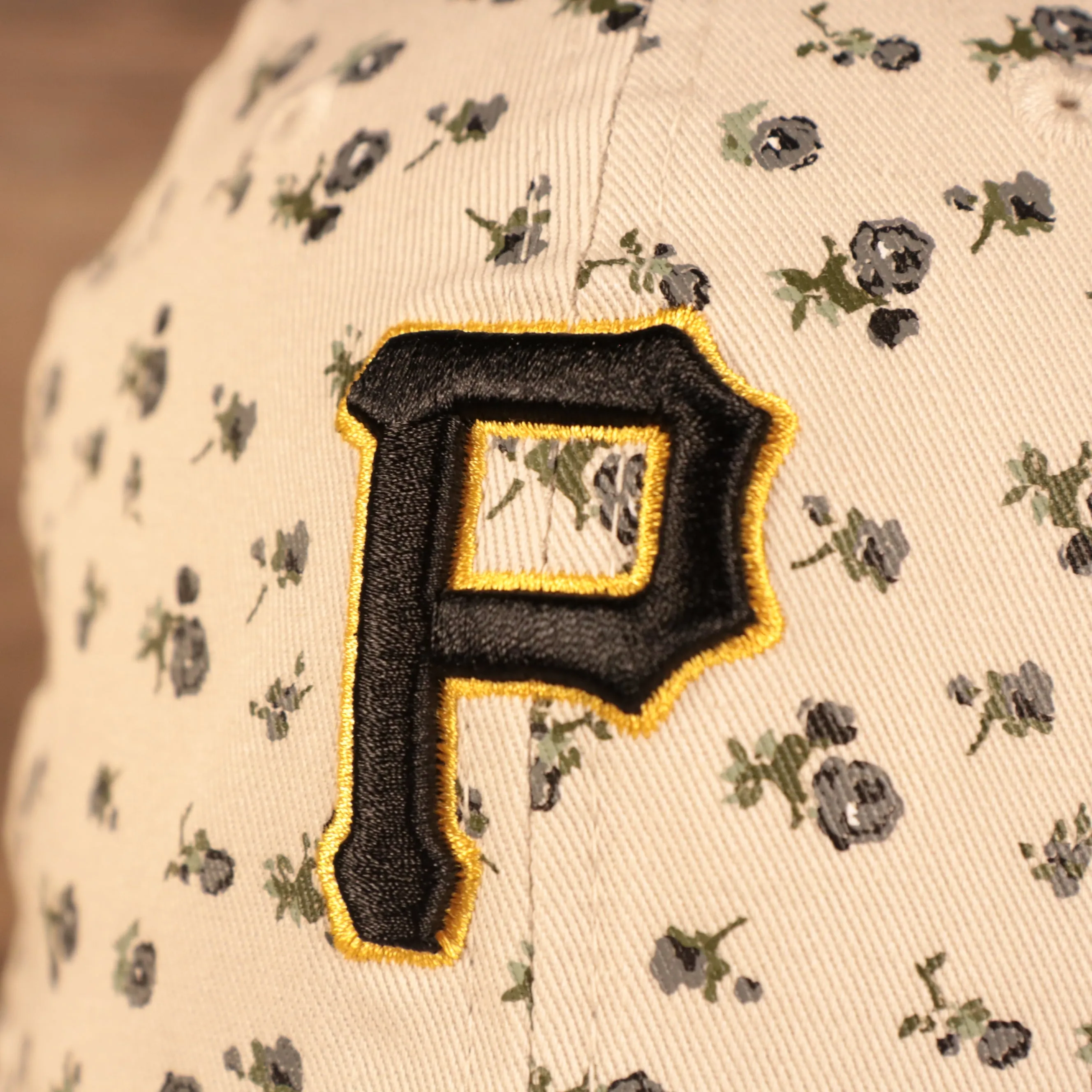 NEW ERA | PITTSBURGH PIRATES | WOMEN MICRO FLORAL  | 9TWENTY 920 | DAD HAT | IVORY | OSFM