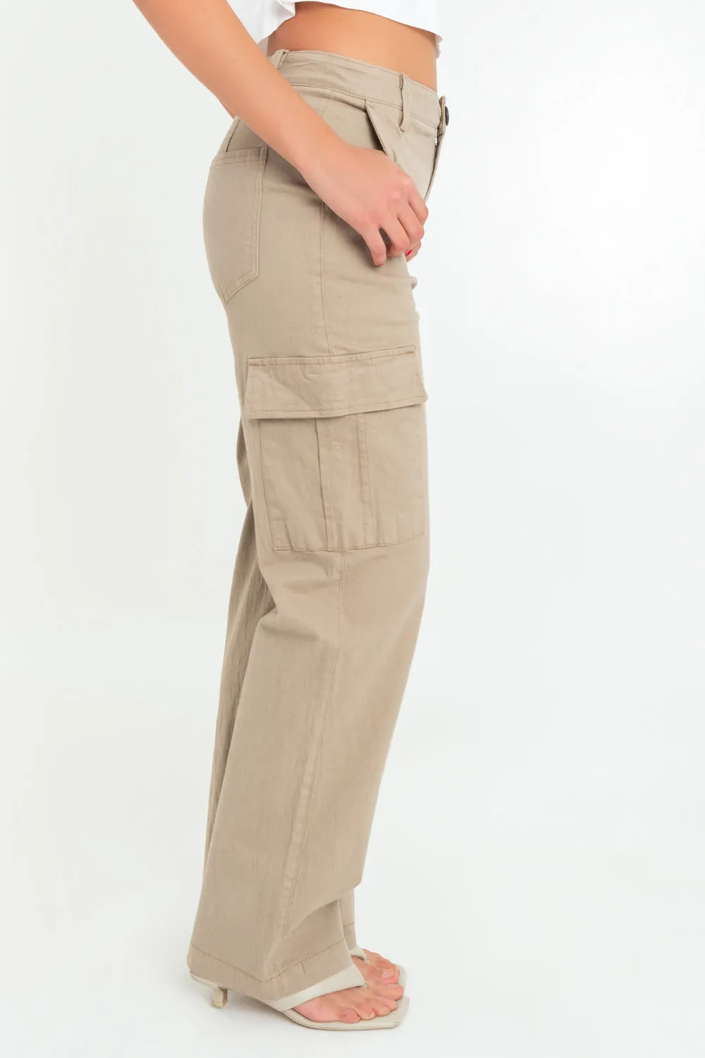 Pantalón cargo fit recto con cintura alta