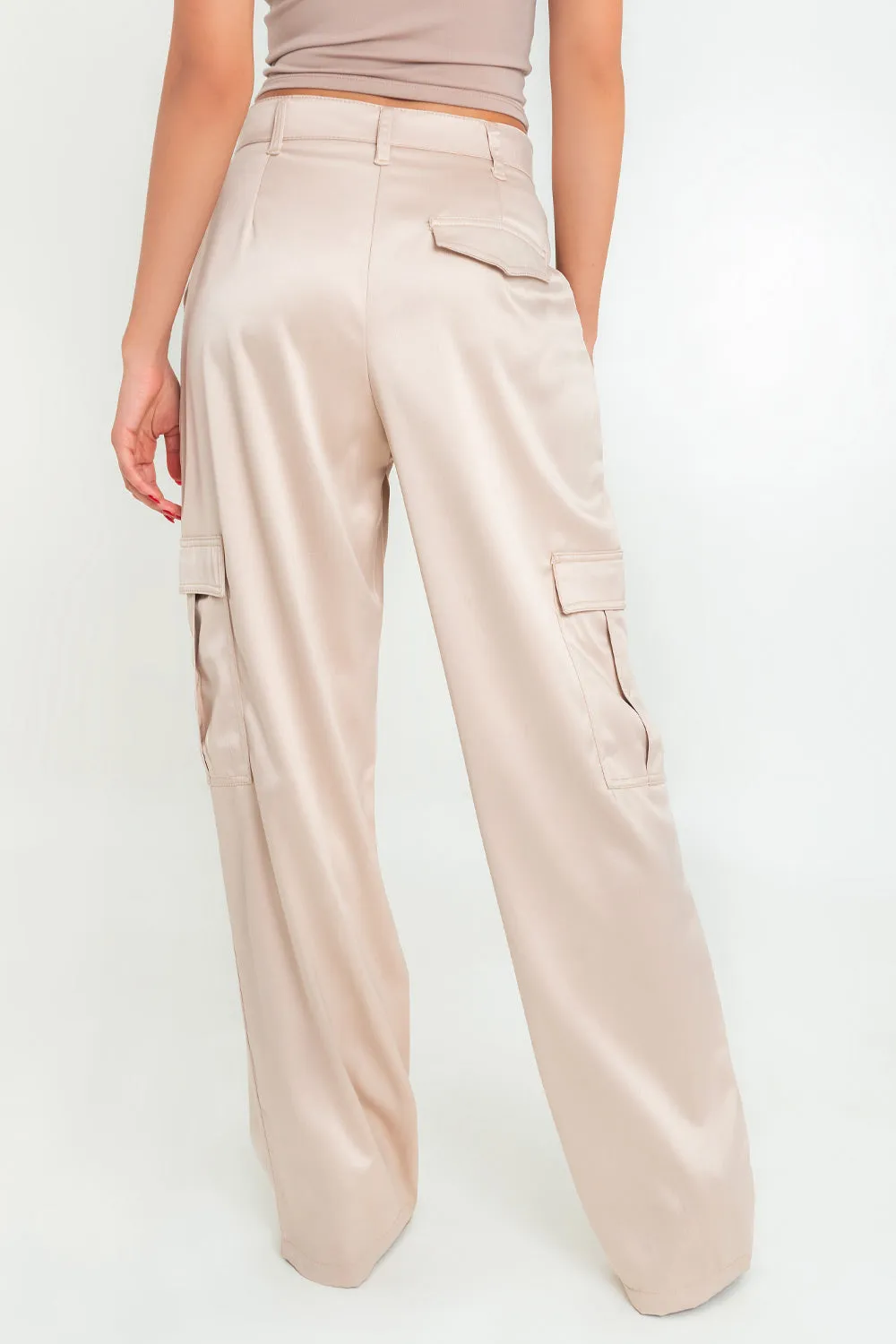 Pantalón cargo satinado wide leg cintura alta