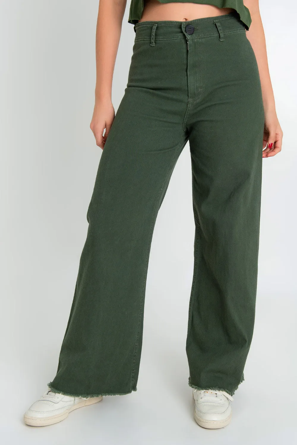 Pantalón cropped flare cintura alta con rotos