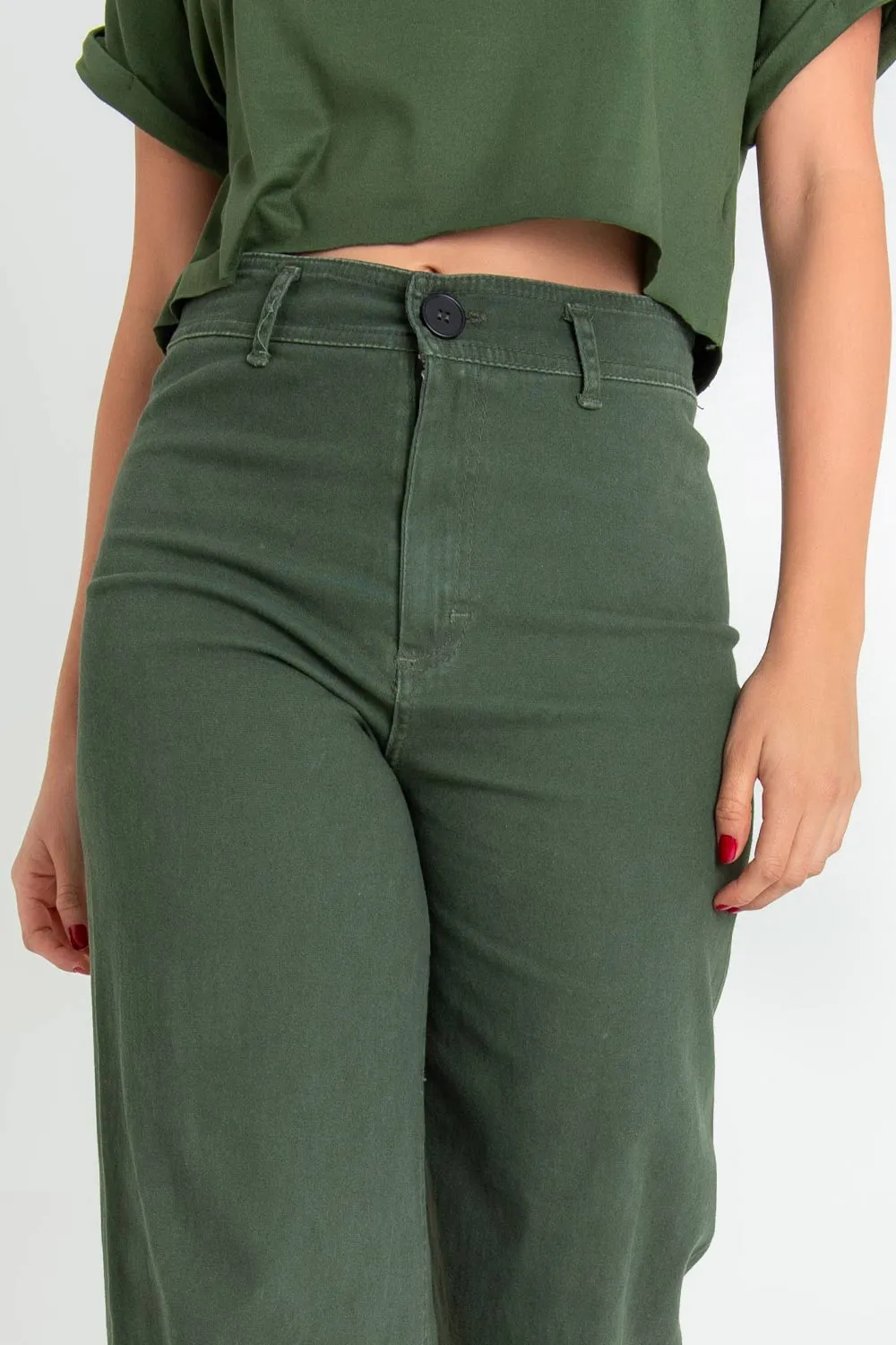 Pantalón cropped flare cintura alta con rotos