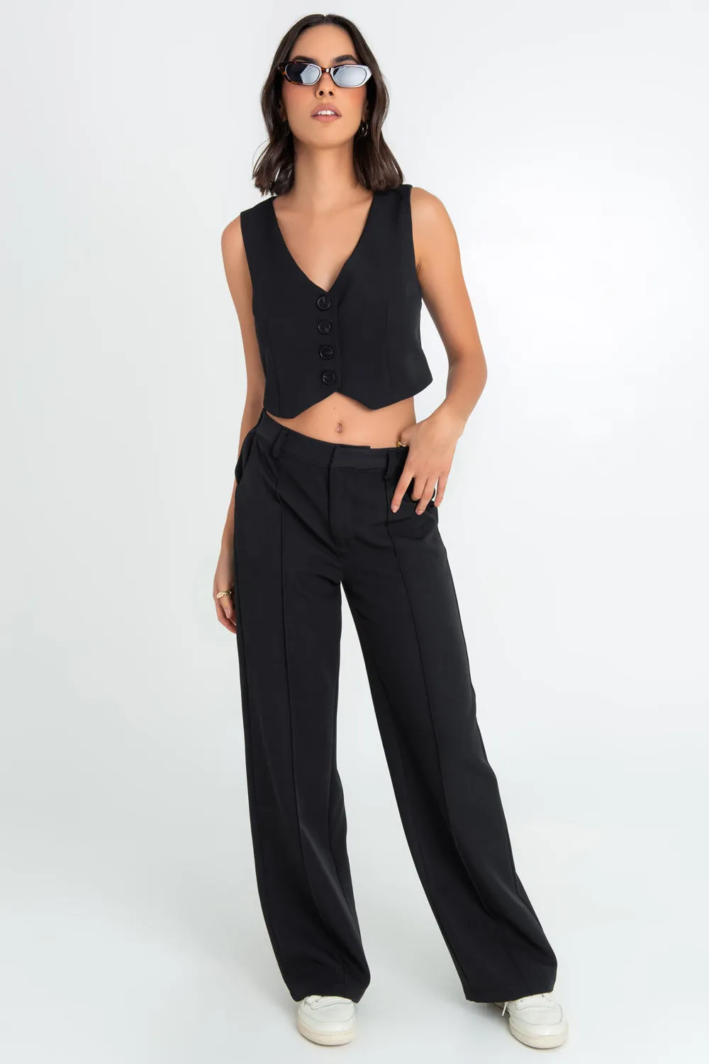 Pantalón fit wide leg raya frontal con costura