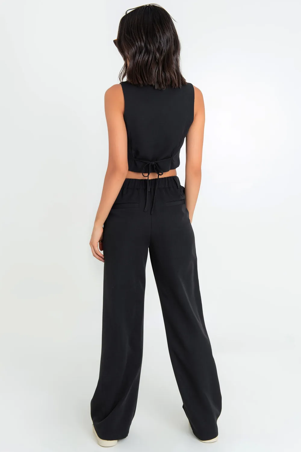 Pantalón fit wide leg raya frontal con costura