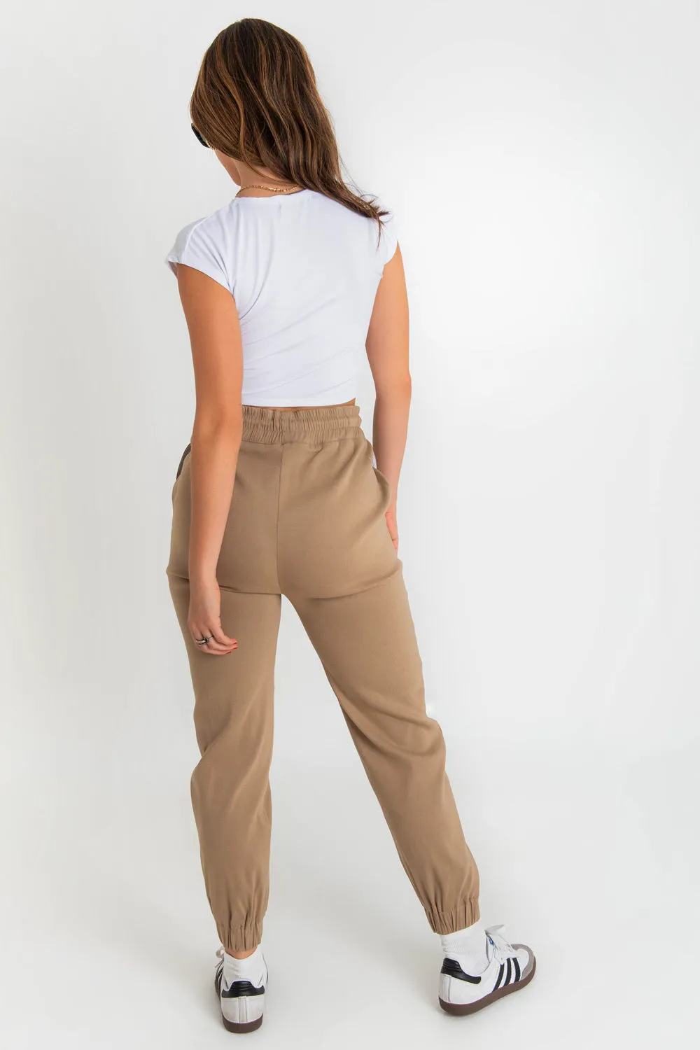 Pantalón jogger fit recto con jareta