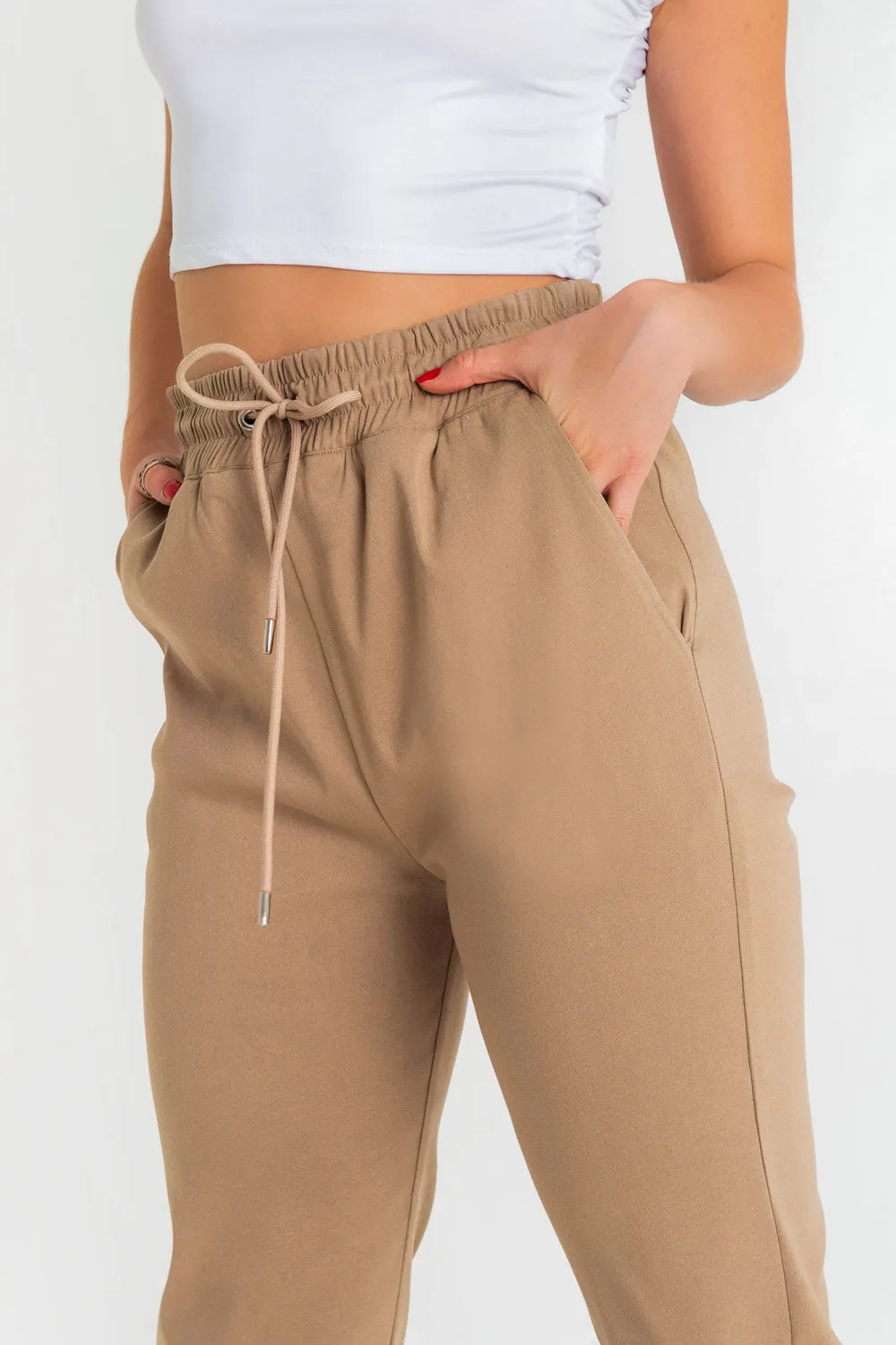 Pantalón jogger fit recto con jareta