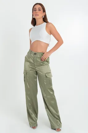 Pantalón satinado cargo wide leg fit