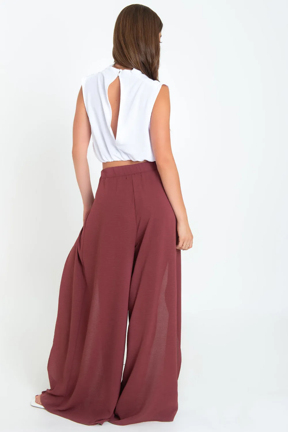 Pantalón wide leg con aberturas frontales