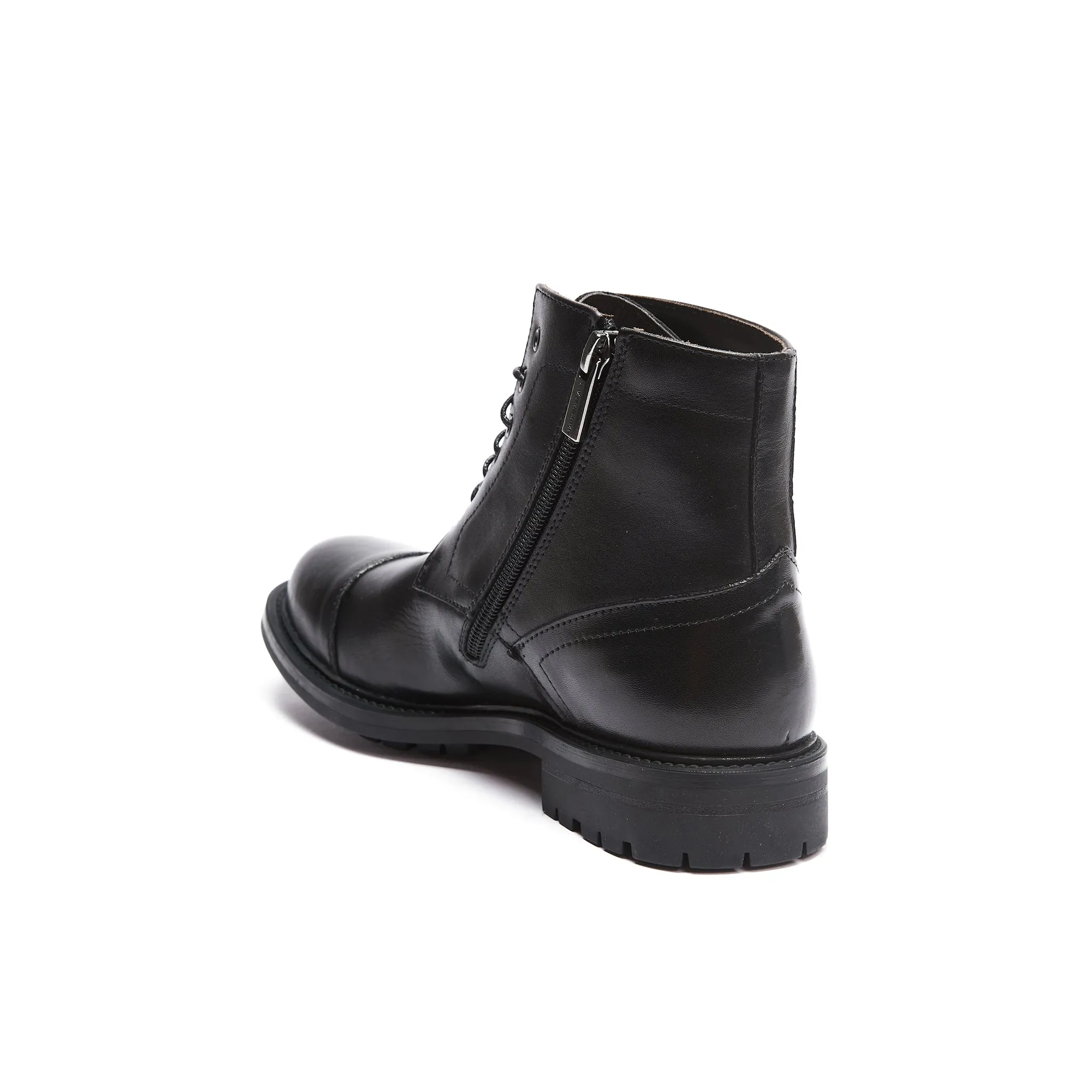 Toe cap laced boot black