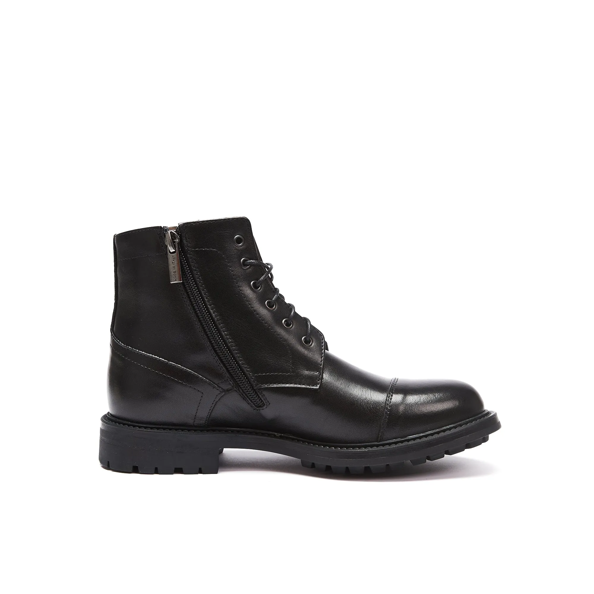 Toe cap laced boot black