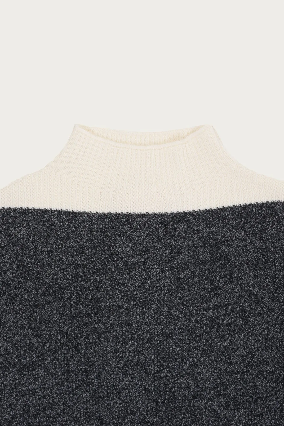 Turtleneck Sweater - Grey/White