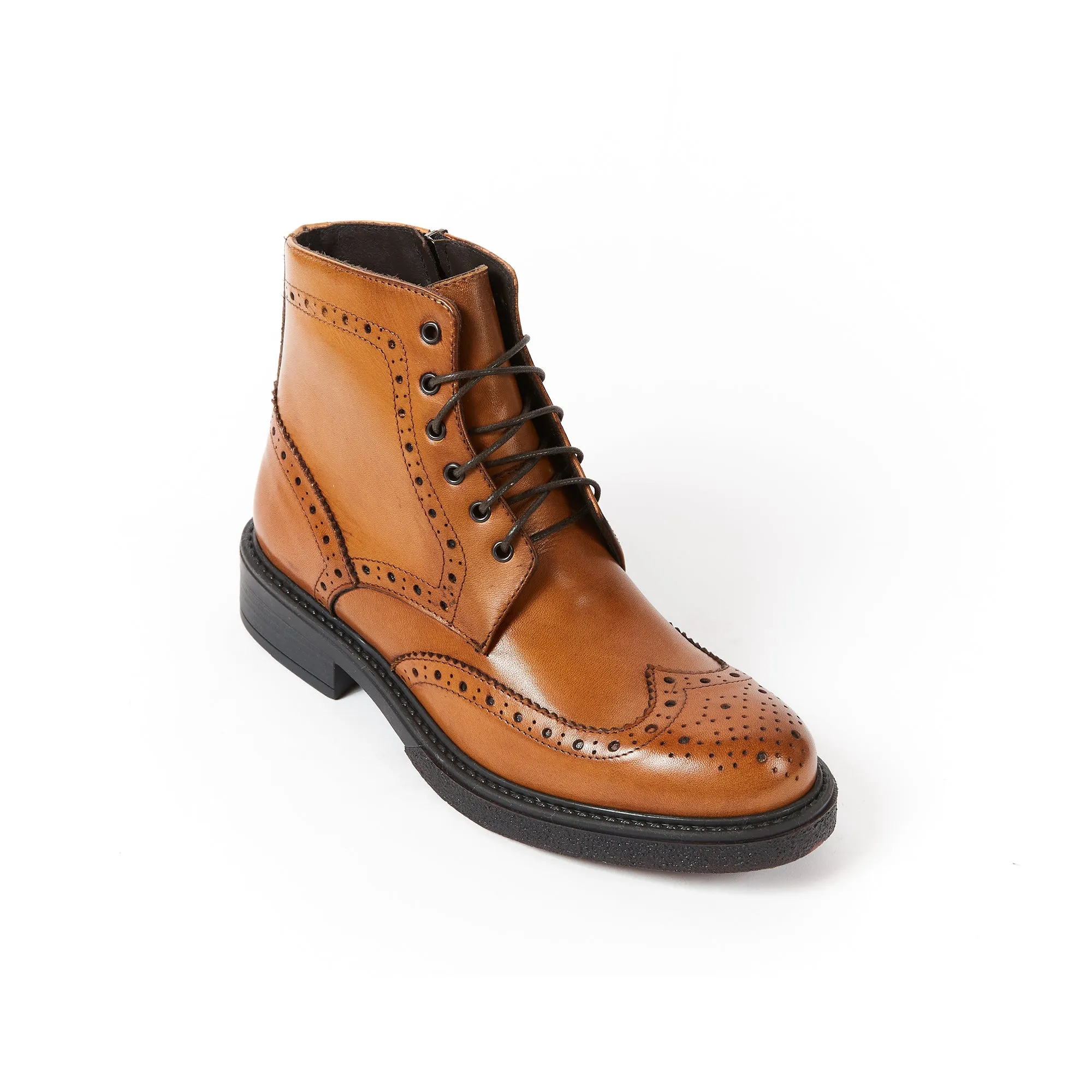 Wing cap laced boot cognac brown