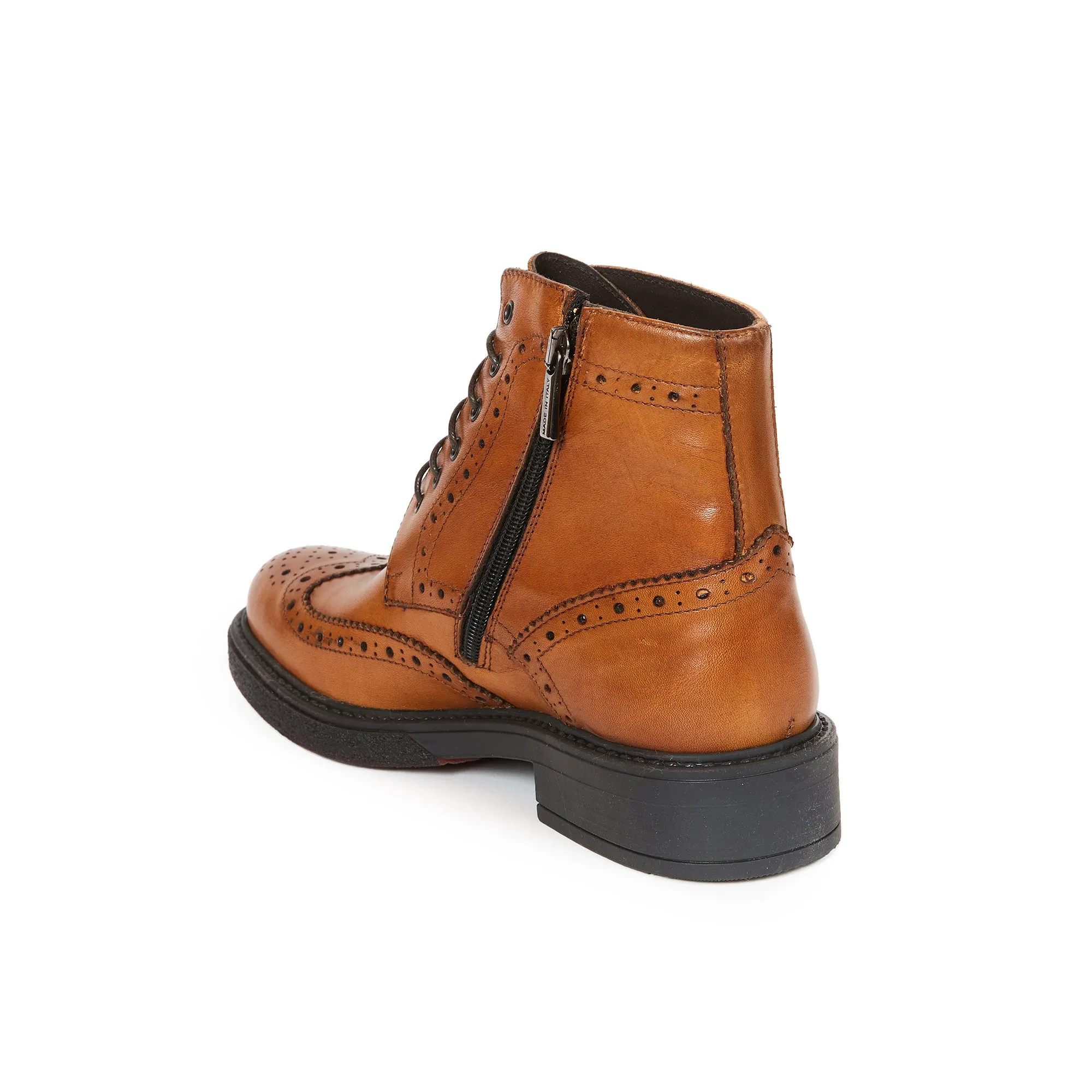 Wing cap laced boot cognac brown