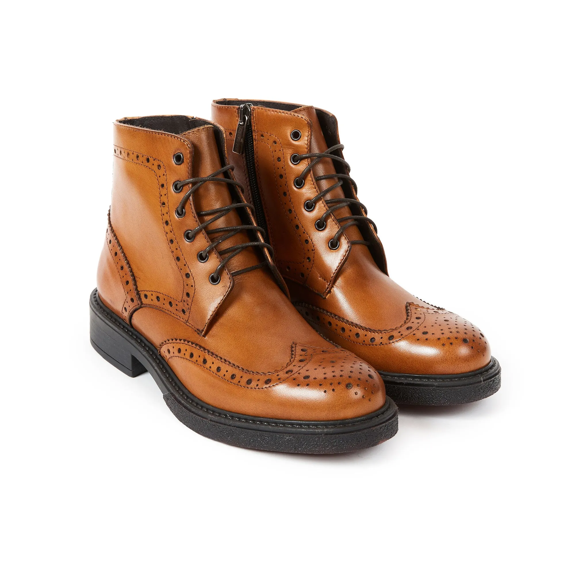 Wing cap laced boot cognac brown